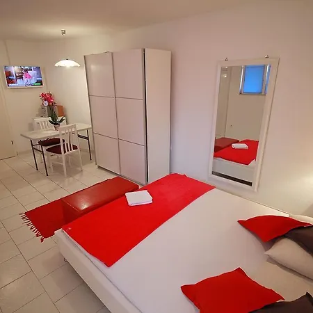 Luna Apartment